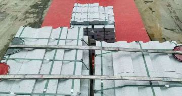 上海 芝麻白仿形加直形路沿石出货日常