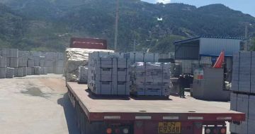 上海 芝麻白仿形路沿石，直形路沿石