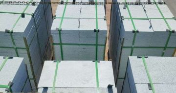 上海 芝麻白花岗岩5公分地铺石 花岗岩厂家工厂装车日常