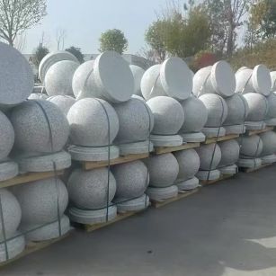 上海 白麻花岗岩石材圆球，石球，挡车球，隔离球，景观石球，风水球等