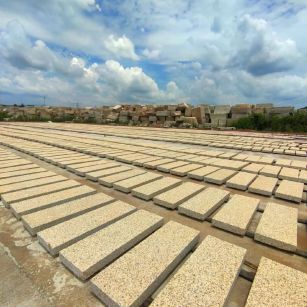 上海 黄金麻花岗岩荔枝面地铺石防护中