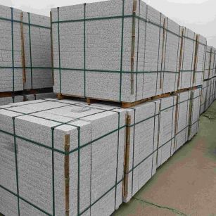 上海 白麻花岗岩石材荔枝面地铺石（300*600*50）