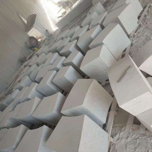 上海 白麻花岗岩异形坐凳