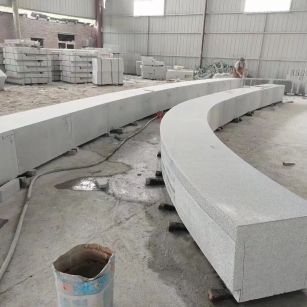 上海芝麻白花岗岩石板材 园林光面弧形坐凳