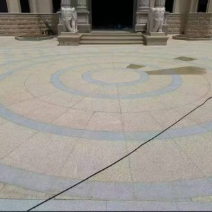 上海 黄金麻芝麻灰花岗岩石材地铺拼接效果