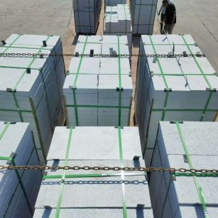 上海 芝麻白花岗岩5公分地铺石 花岗岩厂家工厂装车日常