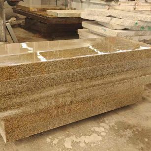 上海 黄金麻栏杆料半成品加工中