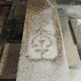 上海 黄金麻花岗岩异形加工雕刻栏杆大柱