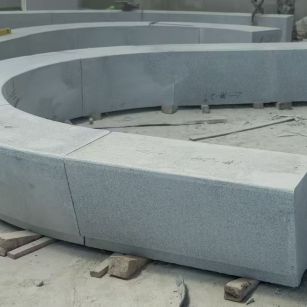 上海 芝麻白花岗岩光面弧形坐凳