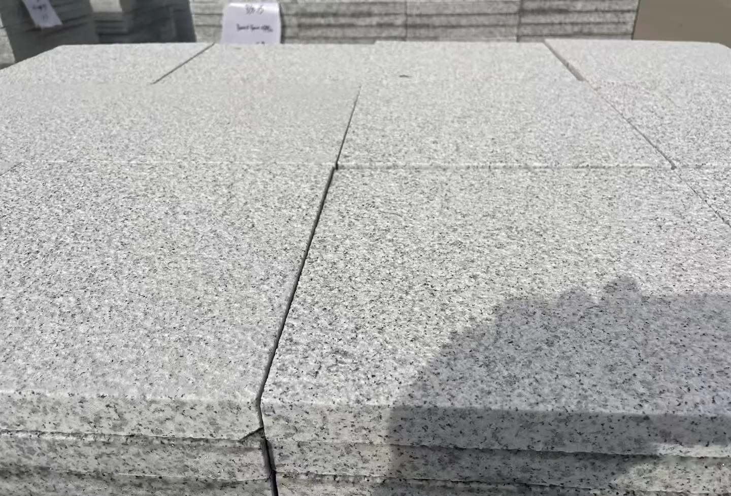 上海 白麻花岗岩石材推荐 荔枝面地铺石