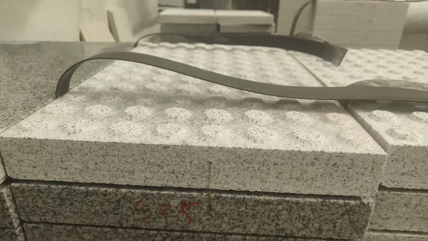 上海 芝麻白花岗岩6.0公分荔枝面五轴加工雕刻盲点