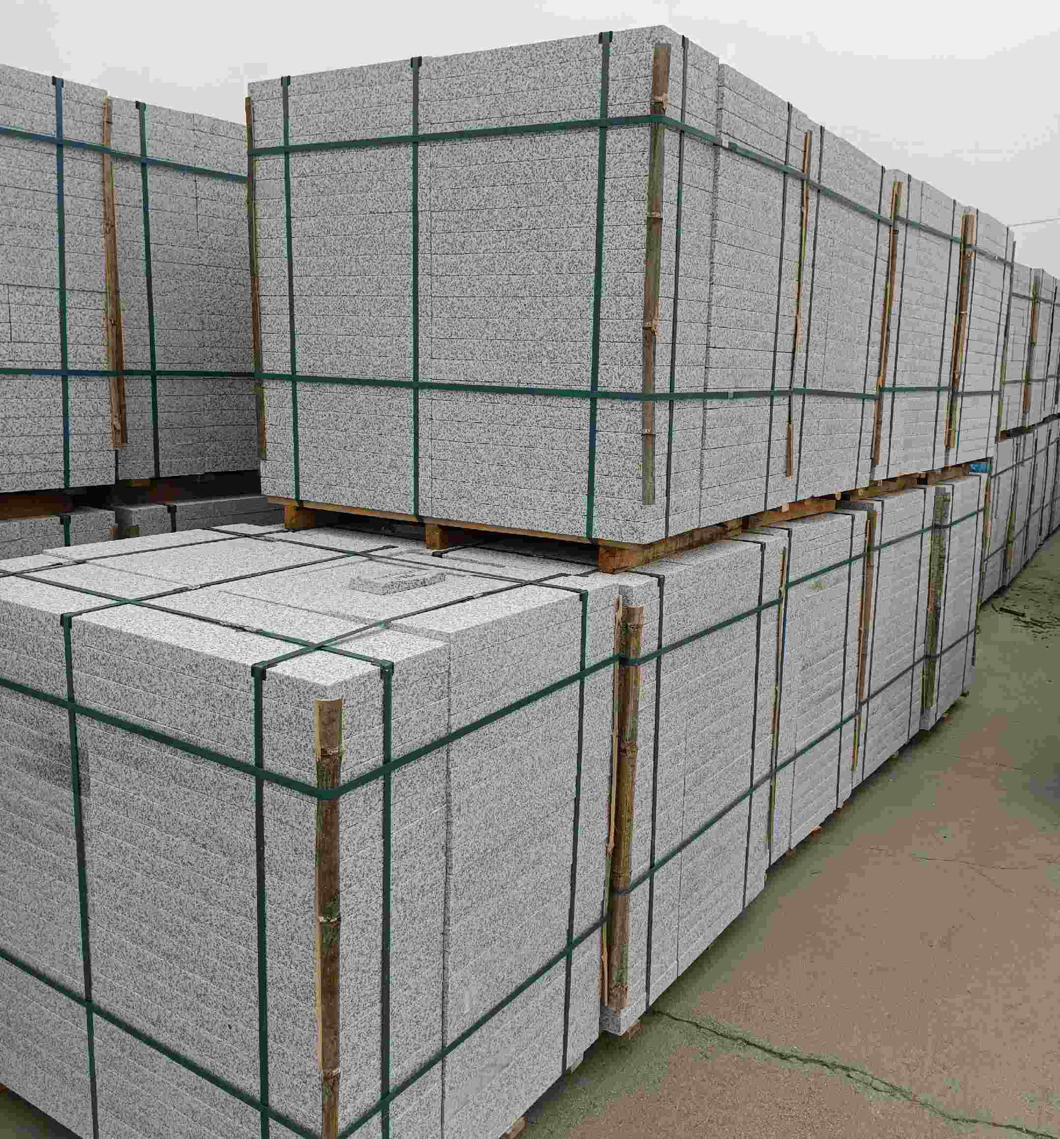 上海 白麻花岗岩石材荔枝面地铺石（300*600*50）