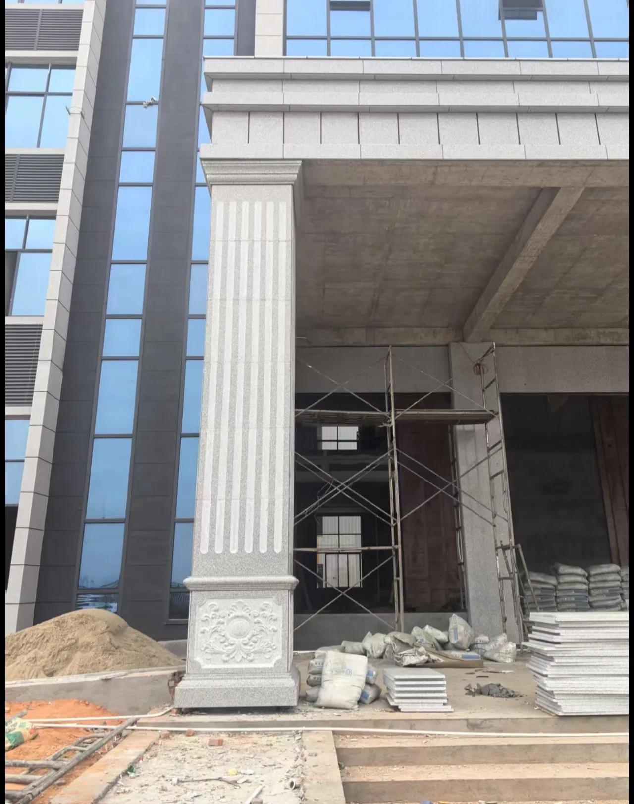 上海 芝麻白光面花岗岩门楼大柱（罗马柱）配雕花底座