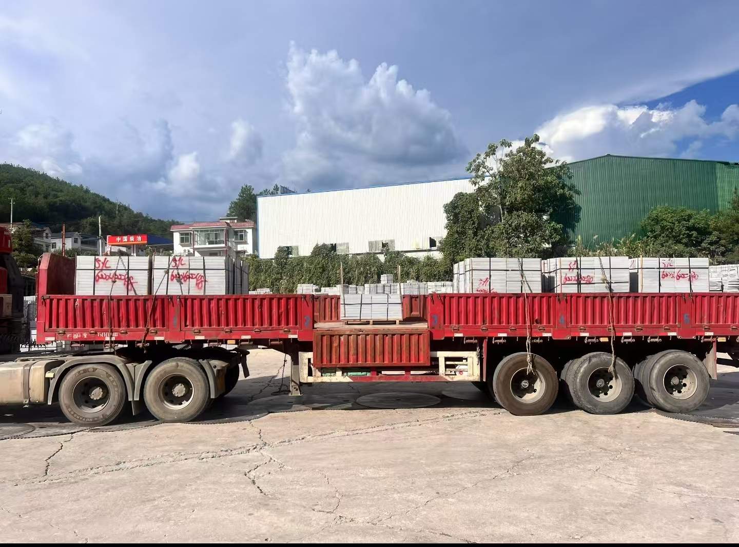 上海 芝麻灰花岗岩地铺石出货日常