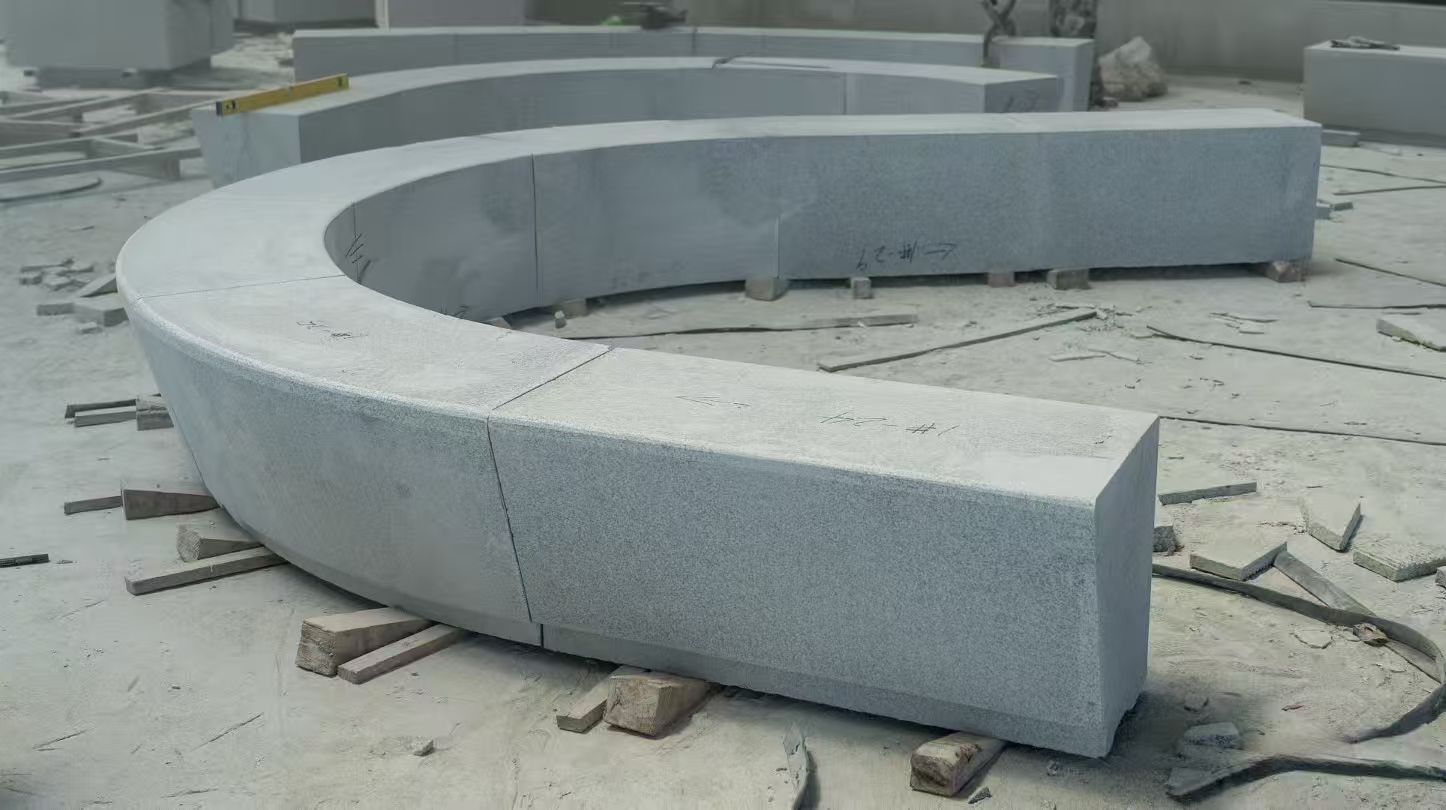 上海 芝麻白花岗岩光面弧形坐凳