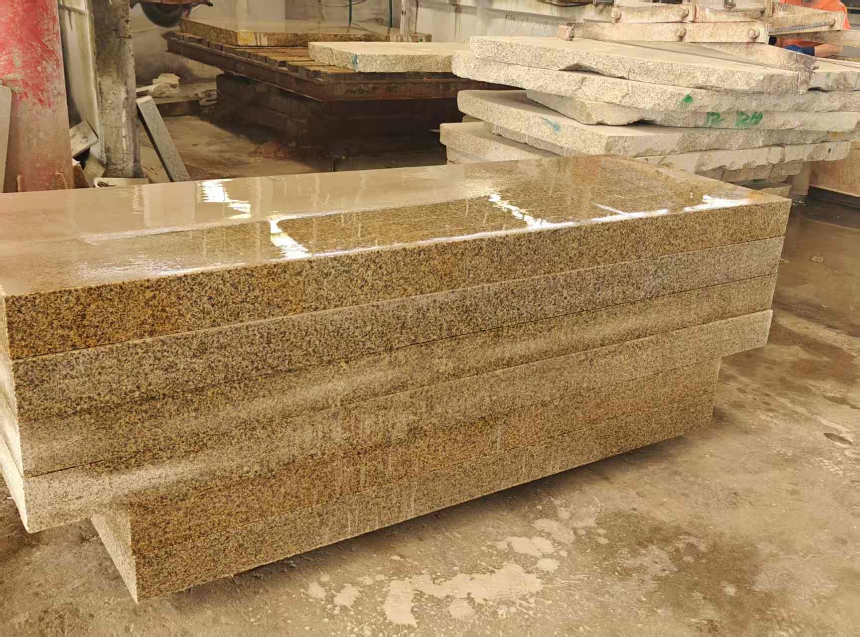 上海 黄金麻栏杆料半成品加工中