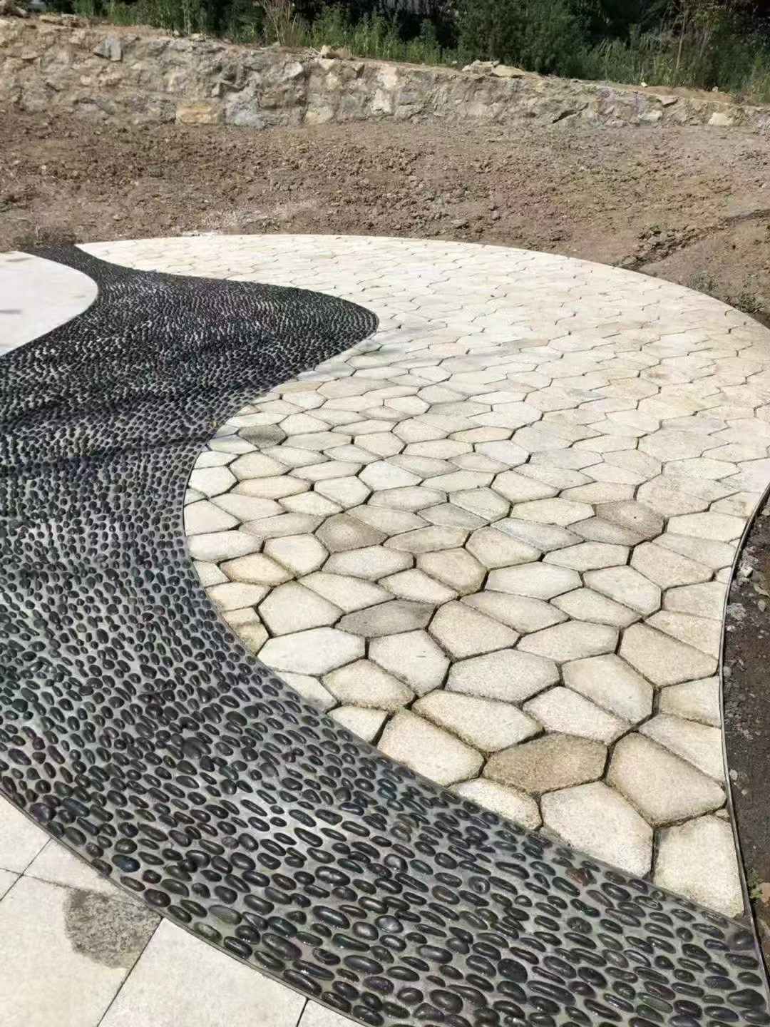 上海 黄金麻冰裂纹地铺石工地铺装案例