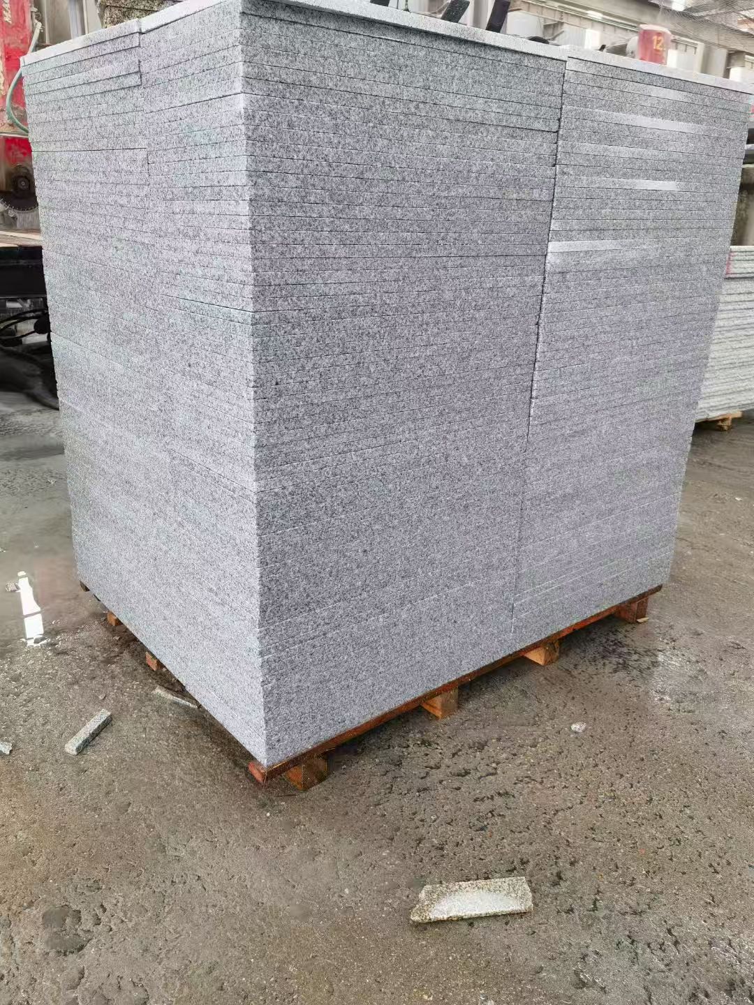 上海 芝麻白火烧面1.8厚300*600地铺石，尺寸标准，厚薄均匀