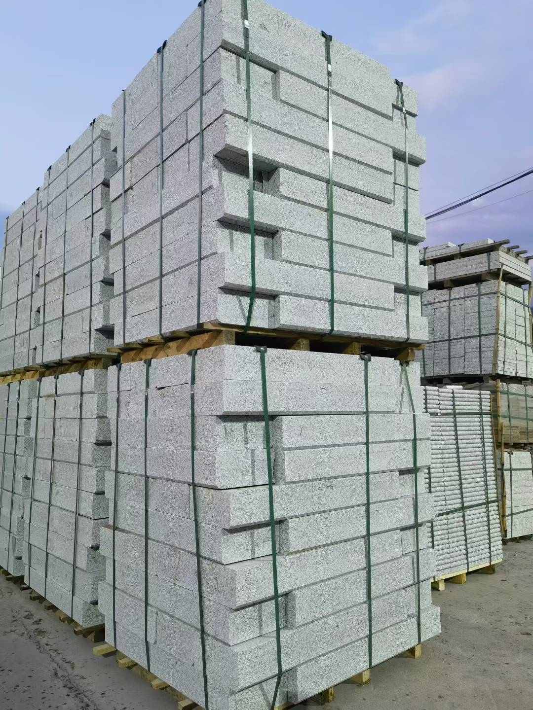 上海 芝麻白花岗岩路沿石，路缘石，路肩石，道牙，立缘石，马路牙子，街沿石，侧石等