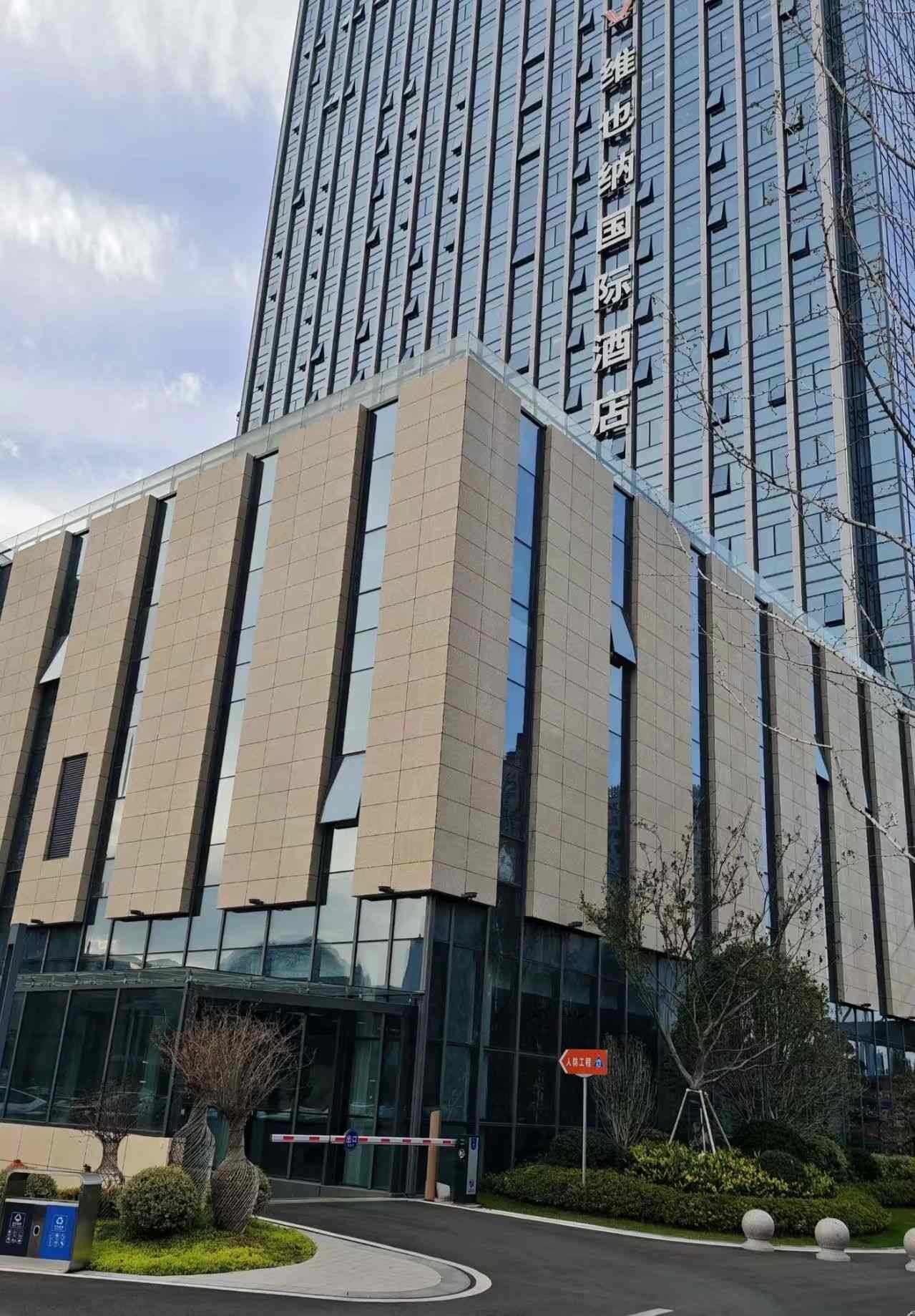 上海 黄金麻花岗岩外墙干挂