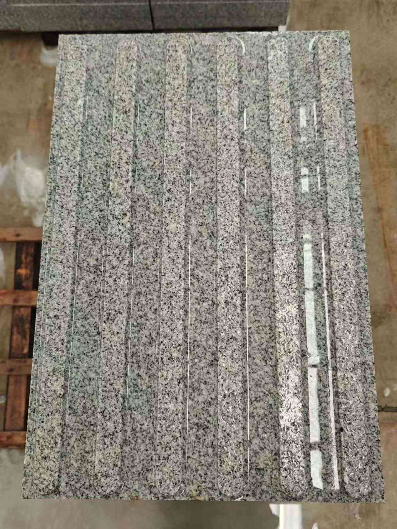 上海 芝麻白花岗岩荔枝面雕刻盲道，盲条