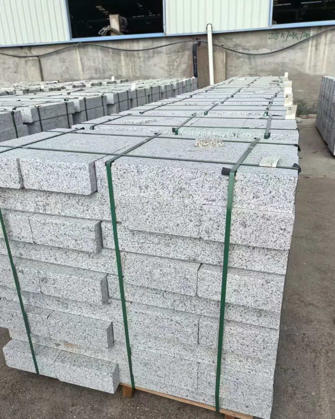 上海 白麻花岗岩路沿石，弧形路沿石，道牙石，马路牙子，界石，路缘石，平沿石，直岩石，平缘石等