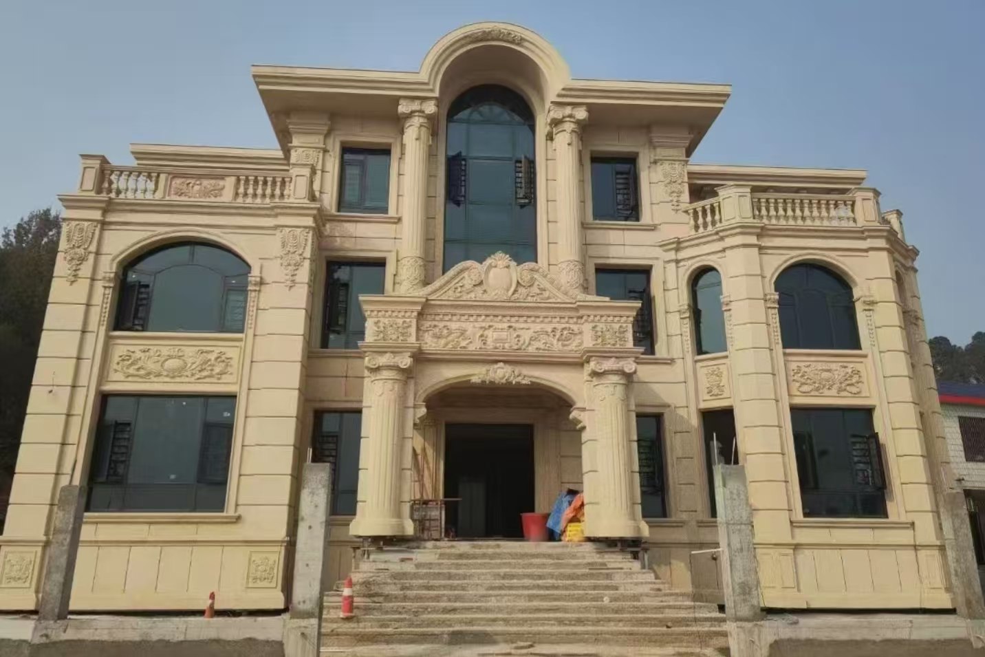 上海 黄金麻花岗岩别墅外墙干挂