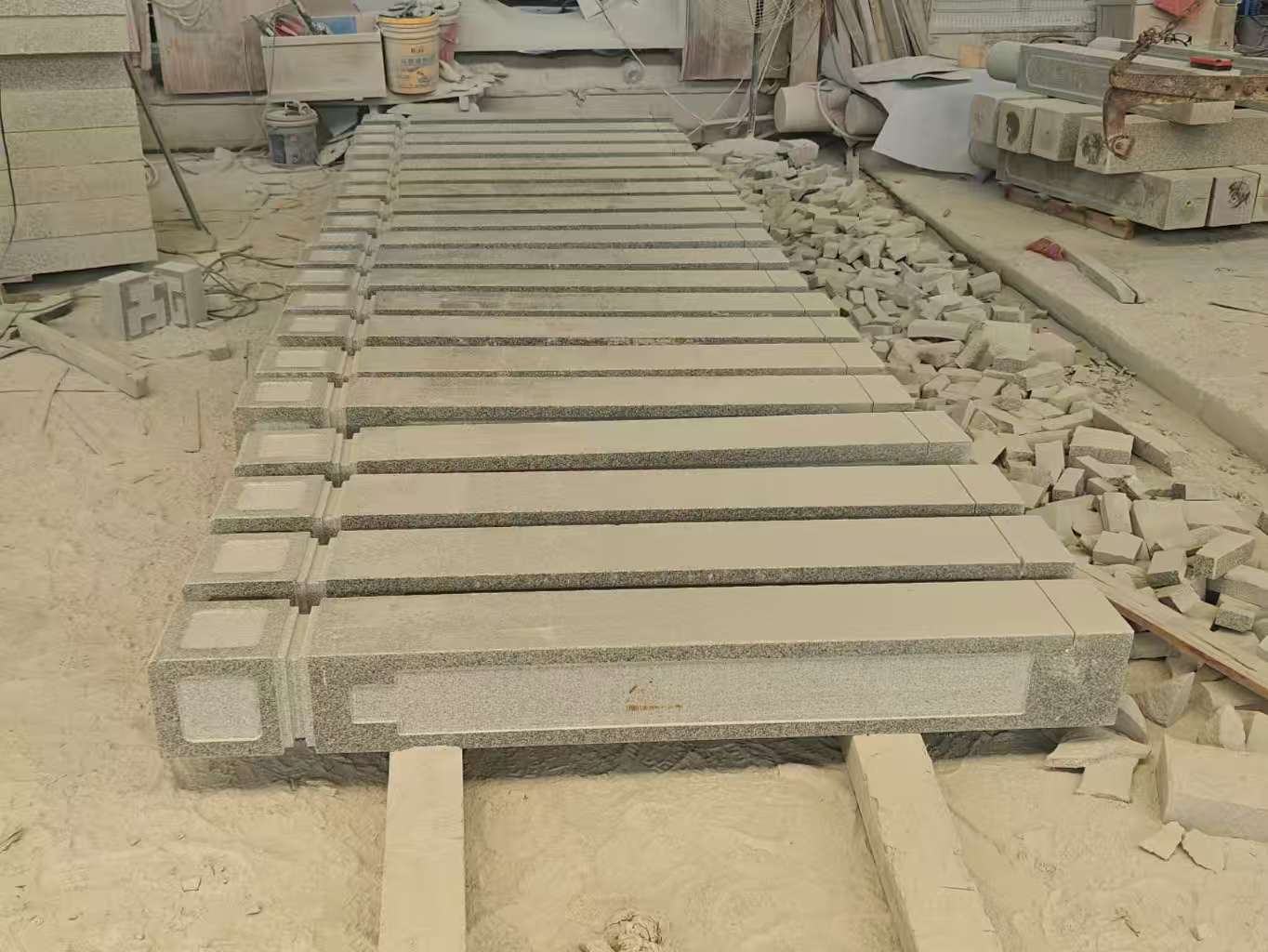 上海 芝麻白异形加工雕刻-栏杆大柱，方柱