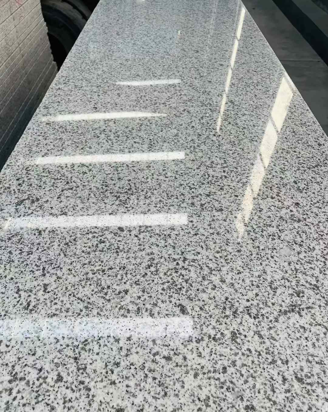 上海 白麻花岗岩光面毛板